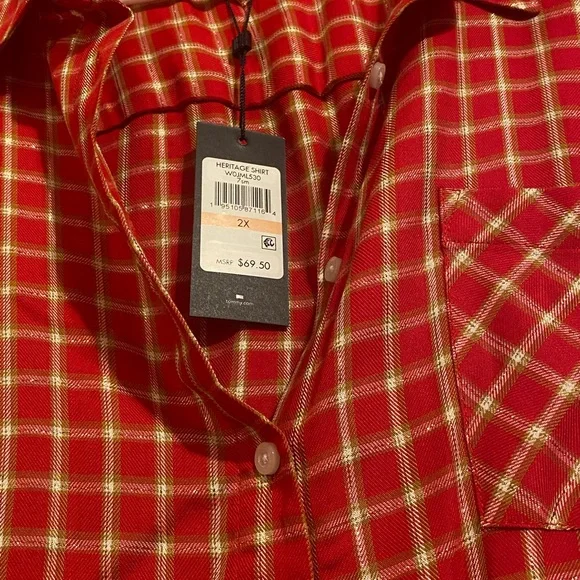 Women’s Tommy Hilfiger plus sized button down shirt with roll tab sleeve!! - Picture 2 of 5